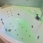 Διαμέρισμα 4bnb - Jacuzzi Trionfale *